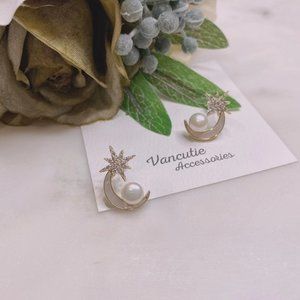 Freshwater Pearl Moon Earrings